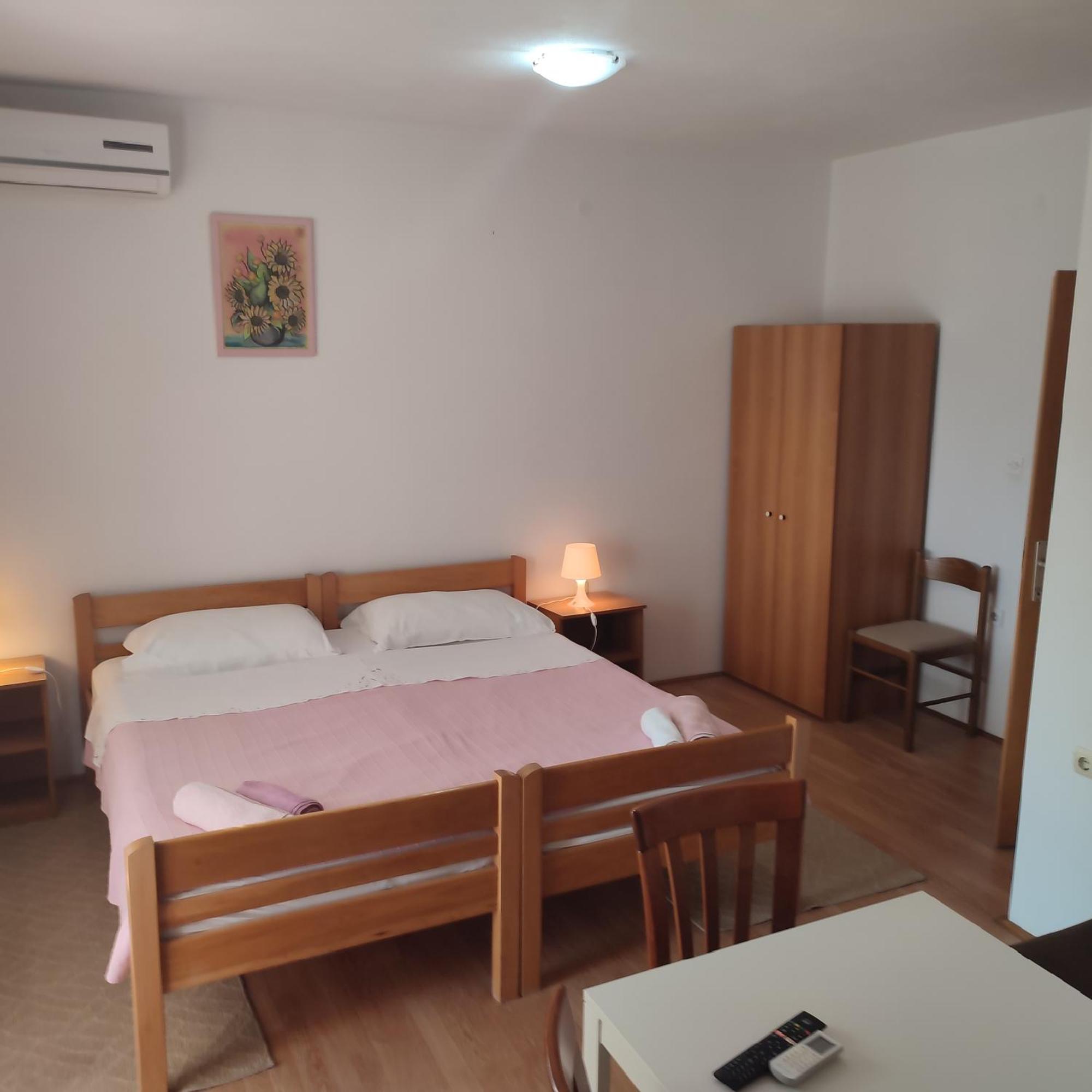 Apartmani Ledenko Kastela Ngoại thất bức ảnh