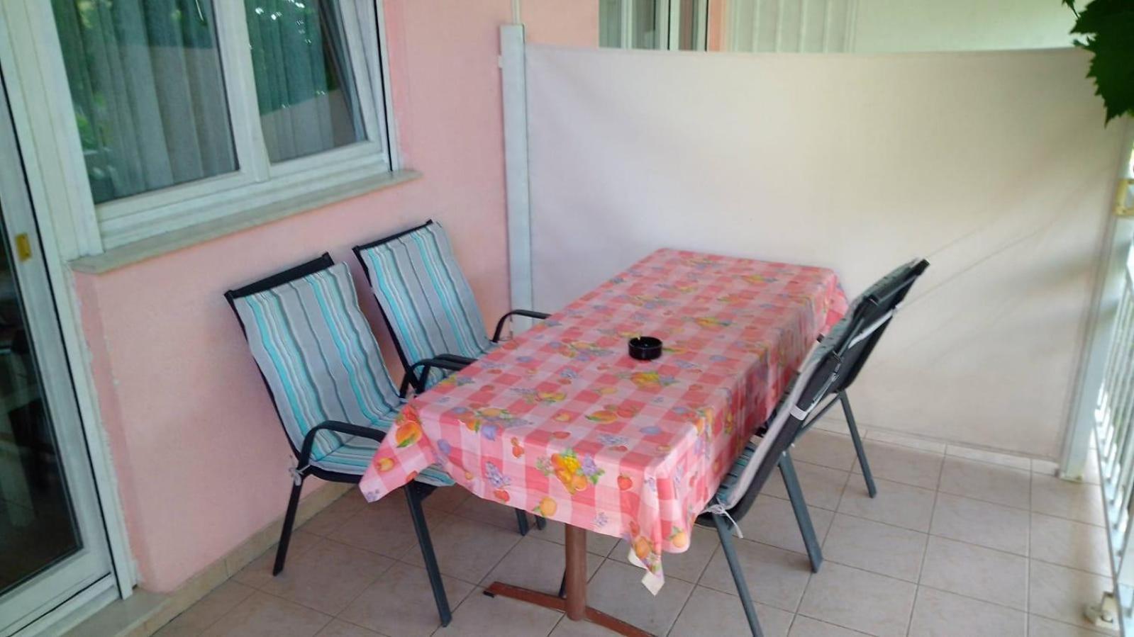 Apartmani Ledenko Kastela Ngoại thất bức ảnh
